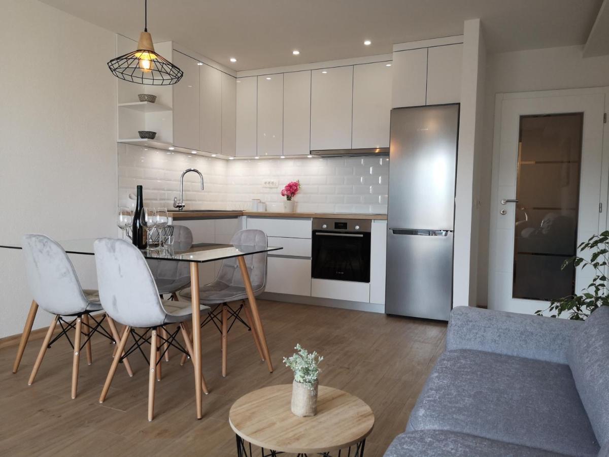Apartment Joy Макарска Екстериор снимка
